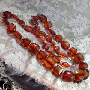 Chunky plastic accent necklace